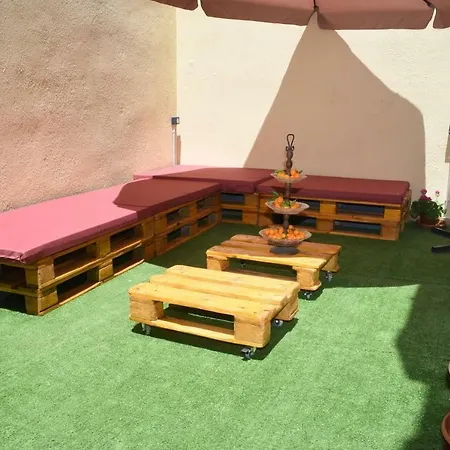 Little Yard & #5 Budget Studio Apartament
